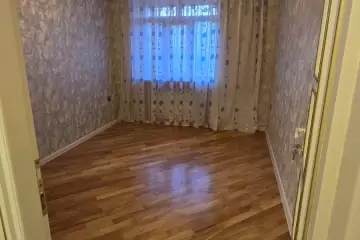 Satılır Köhnə Tikili Badamdarda