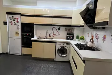 Satılır Yeni Tikili Elmler Akademiyasıda