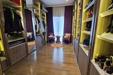 Satılır Yeni Tikili Elmler Akademiyasıda