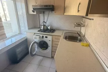 Satılır Köhnə Tikili Beşmərtəbədə