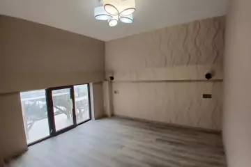 Satılır Yeni Tikili 8-ci Kilometrdə