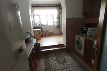 Satılır Köhnə Tikili Nəsimi Bazarında