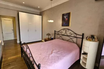 Satılır Yeni Tikili Elmler Akademiyasıda