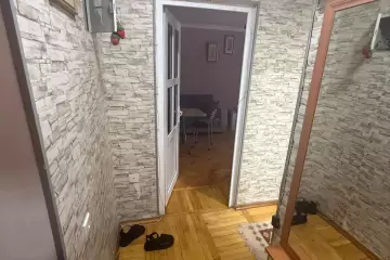 Satılır Köhnə Tikili Beşmərtəbədə