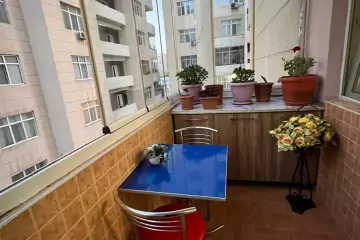 Satılır Yeni Tikili Elmler Akademiyasıda