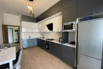Aylıq Kirayə Yeni Tikili şərq Bazarında