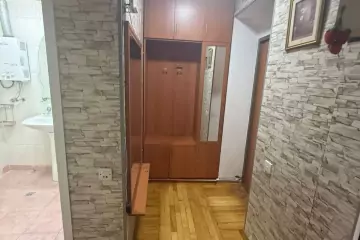 Satılır Köhnə Tikili Beşmərtəbədə