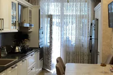 Satılır Yeni Tikili Nəsimi Bazarında