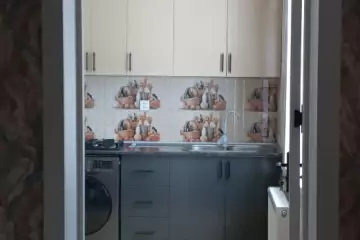 Aylıq Kirayə Həyət Evi Binədə