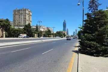 Satılır Köhnə Tikili Nərimanov Heykəlində