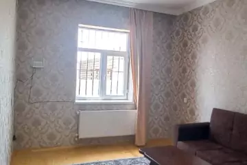 Aylıq Kirayə Həyət Evi Binədə