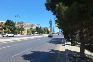 Satılır Köhnə Tikili Nərimanov Heykəlində
