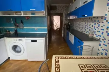 Satılır Köhnə Tikili Biləcəridə