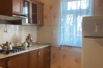 Satılır Köhnə Tikili Bakıda