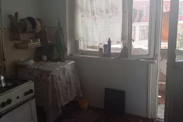 Satılır Köhnə Tikili Bakıda
