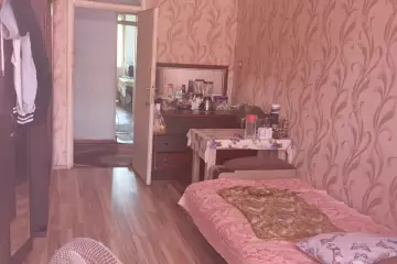 Satılır Köhnə Tikili Bakıda