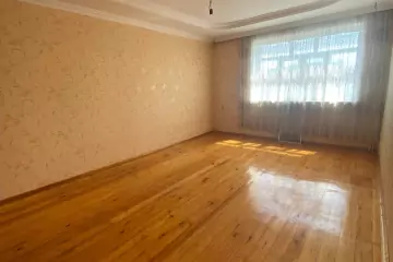 Satılır Köhnə Tikili Bakıda
