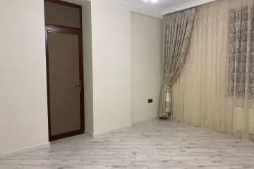 Satılır Yeni Tikili Elmler Akademiyasıda