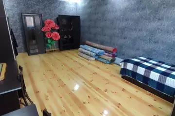Satılır Həyət Evi Zabrat Qəsəbəsida