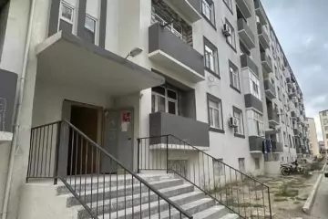 Satılır Yeni Tikili Qurtuluş 93da