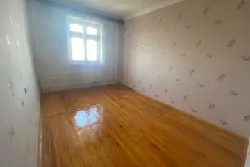 Satılır Köhnə Tikili Bakıda