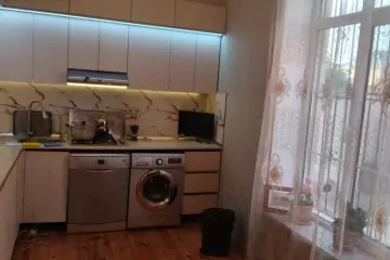 Satılır Həyət Evi Zabrat Qəsəbəsida