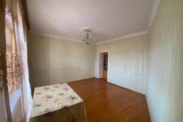 Satılır Köhnə Tikili Bakıda