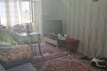 Satılır Köhnə Tikili Bakıda