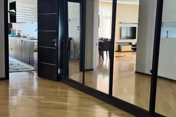 Satılır Yeni Tikili Elmler Akademiyasıda