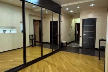 Satılır Yeni Tikili Elmler Akademiyasıda