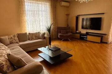 Satılır Yeni Tikili Elmler Akademiyasıda