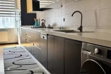 Satılır Yeni Tikili Elmler Akademiyasıda