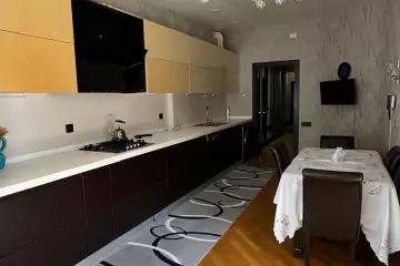 Satılır Yeni Tikili Elmler Akademiyasıda
