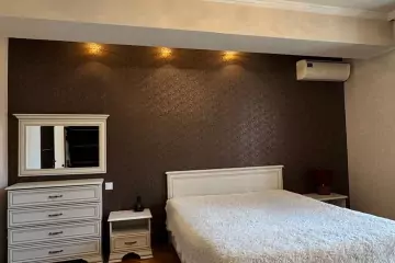 Satılır Yeni Tikili Elmler Akademiyasıda