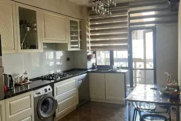 Satılır Yeni Tikili Həsən əliyev (keçmiş İnqilab)da