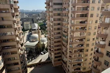 Satılır Yeni Tikili Elmler Akademiyasıda