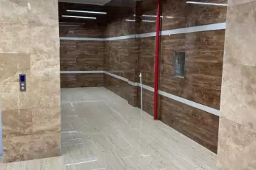 Satılır Yeni Tikili Ağ şəhər Kompleksində