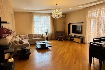 Satılır Yeni Tikili Elmler Akademiyasıda