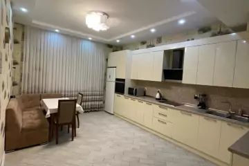 Aylıq Kirayə Yeni Tikili Ağ şəhər Kompleksində