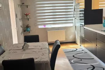 Satılır Yeni Tikili Elmler Akademiyasıda