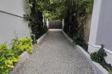 Satılır Həyət Evi Binədə