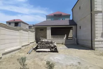 Satılır Həyət Evi Bakıda