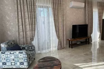 Satılır Bağ Evi şüvəlanda