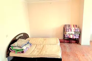 Satılır Həyət Evi Bakıxanovda