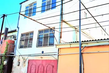 Satılır Həyət Evi Bakıxanovda 