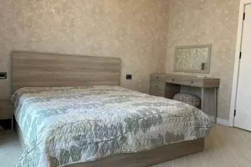 Satılır Bağ Evi şüvəlanda
