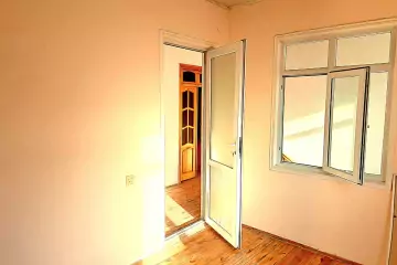 Satılır Həyət Evi Bakıxanovda