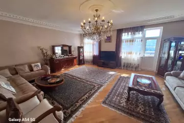 Satılır Yeni Tikili Beşmərtəbədə