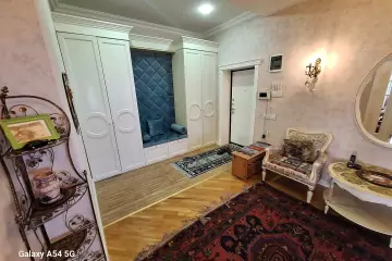 Satılır Yeni Tikili Beşmərtəbədə