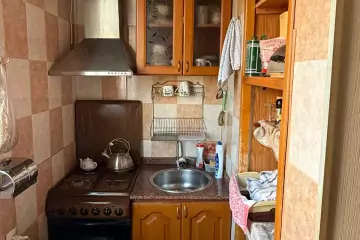 Satılır Köhnə Tikili Elmler Akademiyasıda